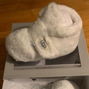 UGG bixbee infant boots